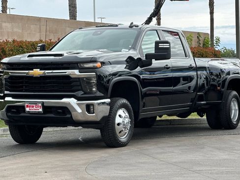 Certified 2024 Chevrolet Silverado 3500 LT w/ Convenience Package AWD/4WD image 8