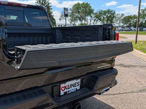 New 2026 GMC Sierra 1500 Denali w/ Denali Reserve Package AWD/4WD image 31