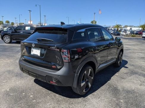 Certified 2025 Nissan Kicks SR FWD image 5