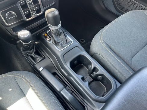 Used 2024 Jeep Wrangler Unlimited w/ Convenience Group image 23