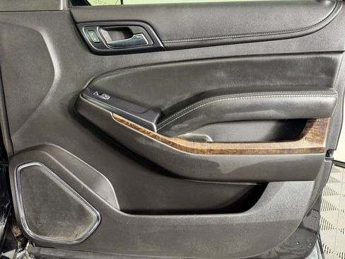 Used 2015 Chevrolet Suburban LT w/ Luxury Package image 46