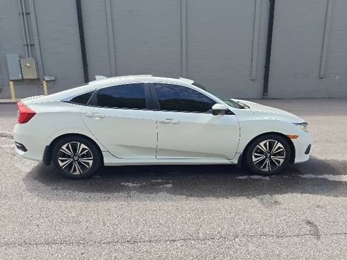 Used 2017 Honda Civic EX-L image 2