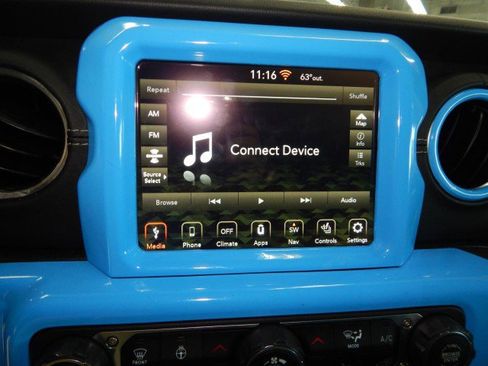 Used 2023 Jeep Wrangler Unlimited Sahara w/ Cold Weather Group image 27