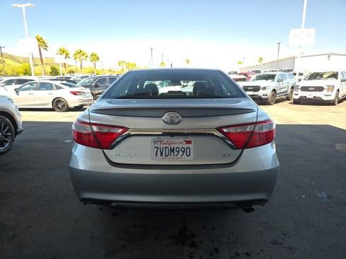 Used 2016 Toyota Camry SE image 8