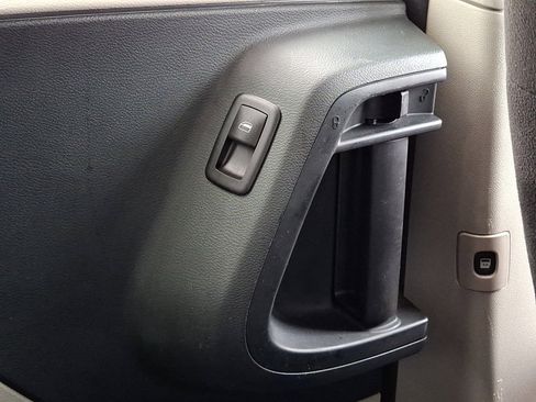 Used 2013 Dodge Grand Caravan SXT w/ UConnect Hands-Free Group image 30