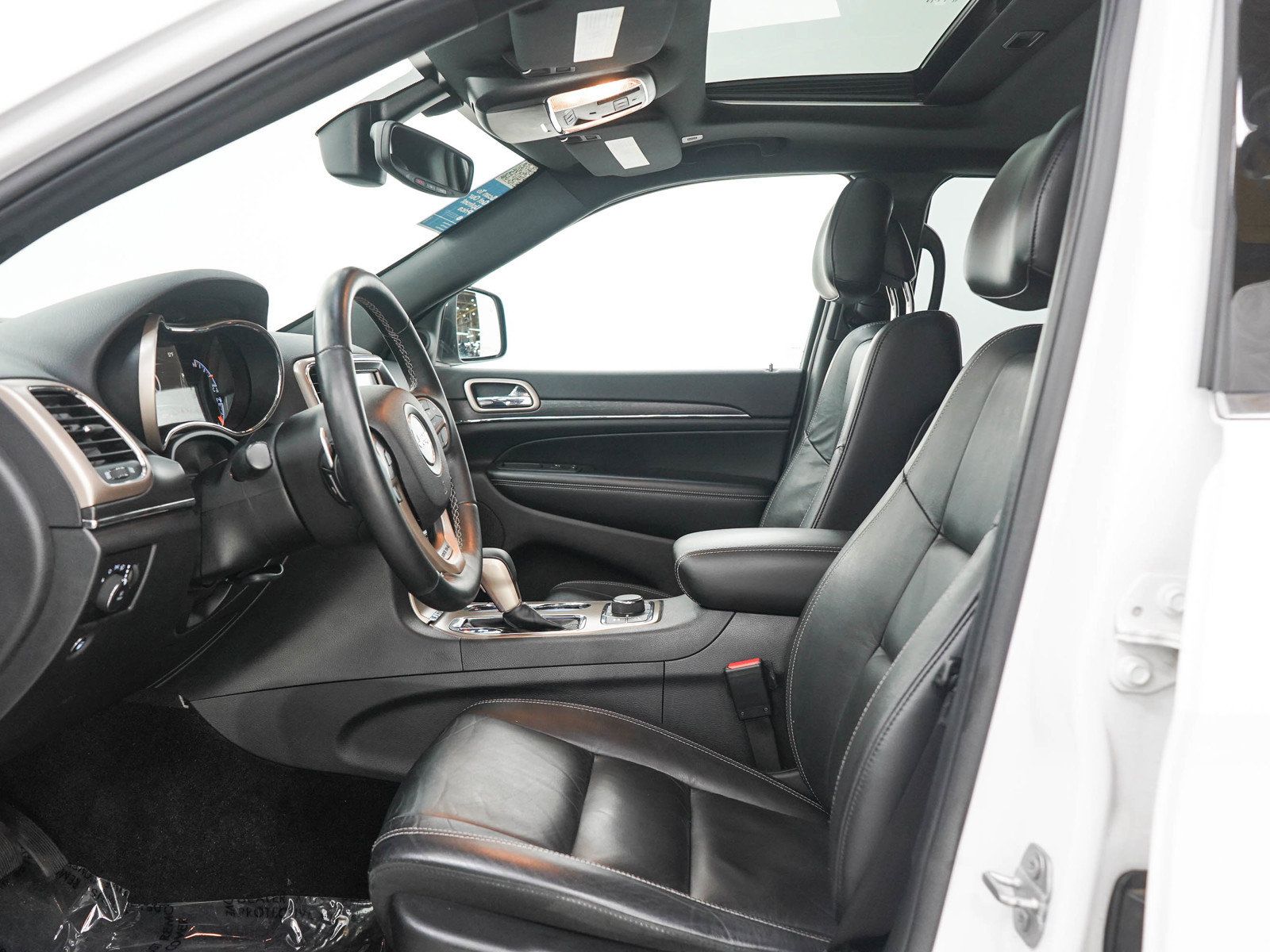 Used 2017 Jeep Grand Cherokee Limited AWD/4WD image 22