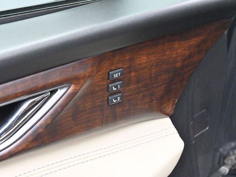 Used 2019 Subaru Ascent Touring w/ Popular Package #2A image 10