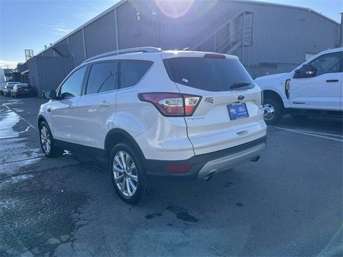 Used 2017 Ford Escape Titanium image 5