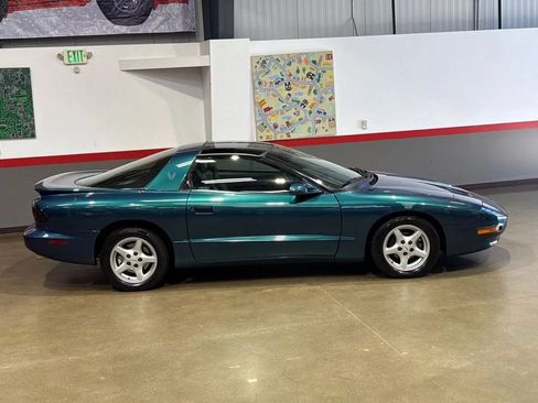 Used 1997 Pontiac Firebird Formula w/ Opt Pkg RWD image 25