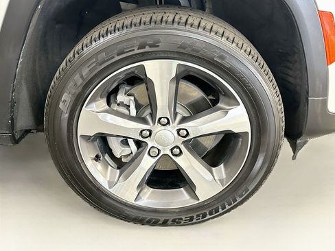 Used 2023 Jeep Grand Cherokee 4WD 4xe image 11