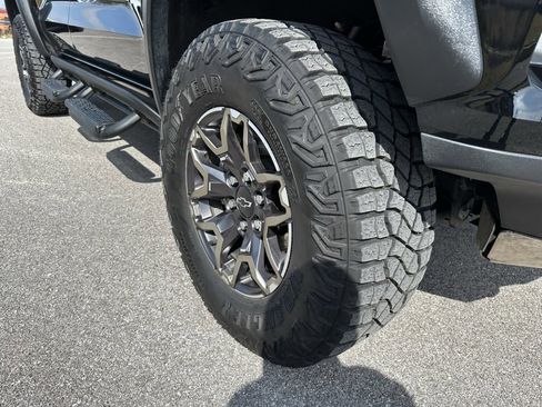 Used 2025 Chevrolet Colorado ZR2 w/ Technology Package image 7