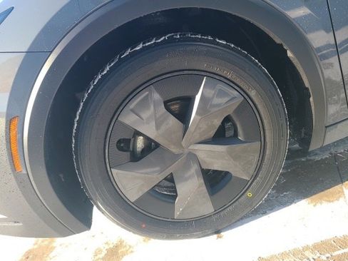 Used 2023 Toyota Prius LE image 12