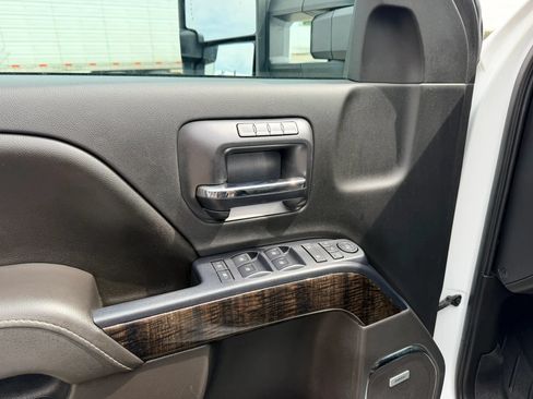 Used 2016 GMC Sierra 3500 Denali w/ Duramax Plus Package AWD/4WD image 11