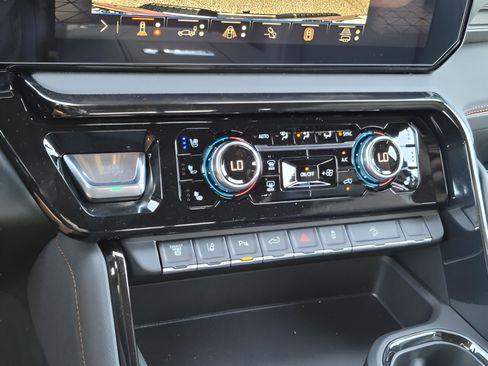 New 2026 GMC Sierra 2500 AT4 w/ Technology Package image 25