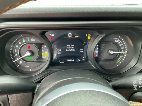 Used 2024 Jeep Wrangler Unlimited Sahara AWD/4WD image 19