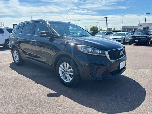 Used 2019 Kia Sorento AWD w/ LX Convenience Package image 3