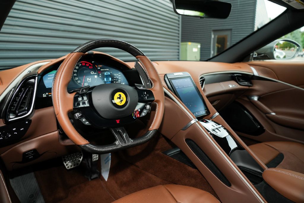 Used 2025 Ferrari Roma Spider RWD image 28