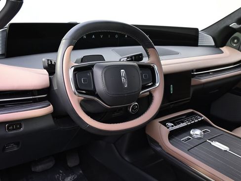 New 2026 Lincoln Navigator L Black Label AWD/4WD image 11