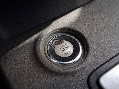 Used 2020 Nissan Frontier SV w/ Midnight Edition Floor Mats image 26