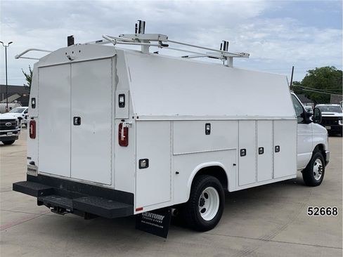 Used 2023 Ford E-450 and Econoline 450 Super Duty w/ Power Windows & Locks Group RWD image 2