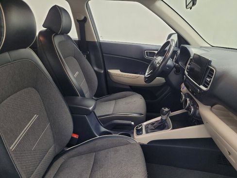 Used 2023 Hyundai Venue Limited FWD image 21