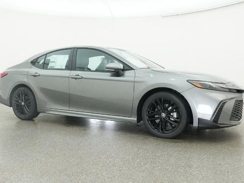 New 2026 Toyota Camry SE FWD image 18