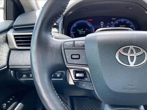 Used 2025 Toyota Camry XLE w/ Premium Plus Package AWD/4WD image 10