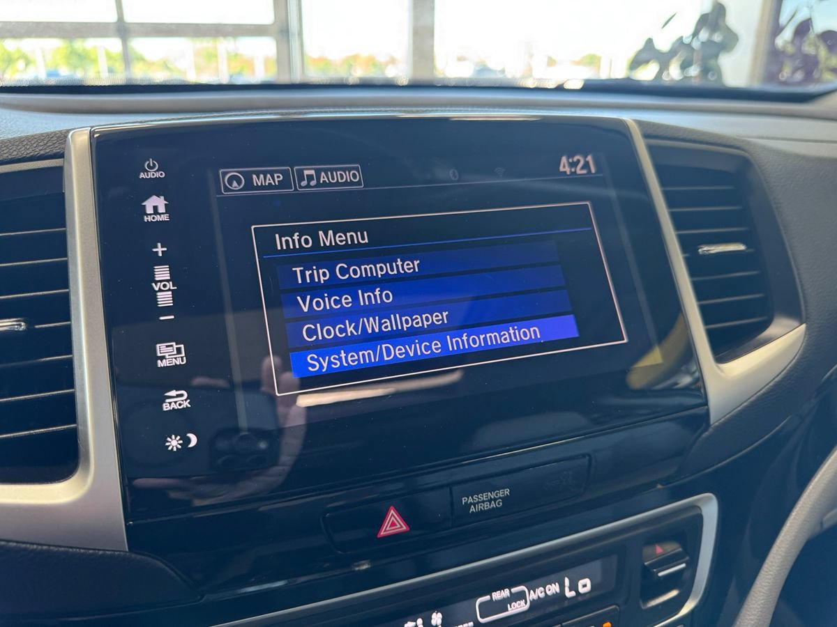 Used 2017 Honda Pilot Touring image 25