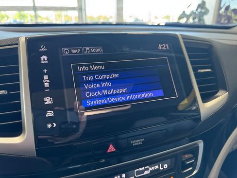 Used 2017 Honda Pilot Touring image 25
