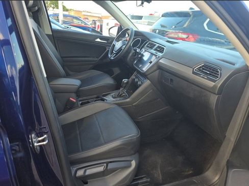 Used 2021 Volkswagen Tiguan SE image 29