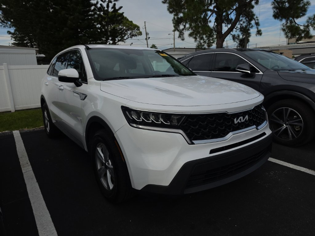 Certified 2023 Kia Sorento LX FWD image 1