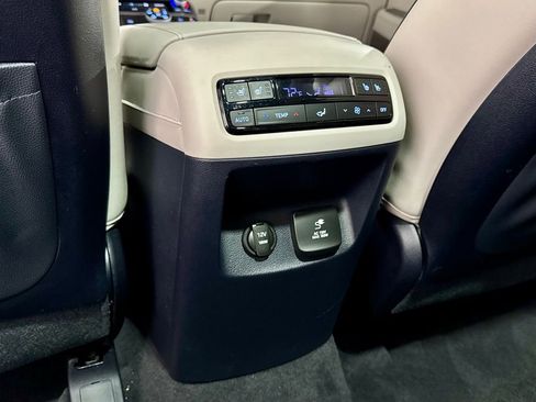 Used 2024 Hyundai Palisade Calligraphy image 30