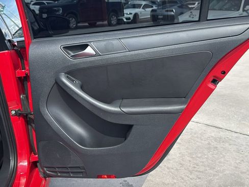 Used 2012 Volkswagen Jetta SE image 28