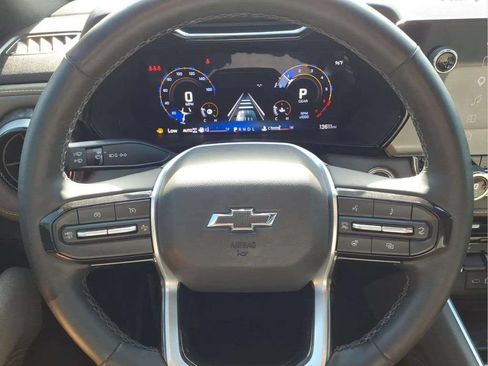 Used 2026 Chevrolet Colorado ZR2 w/ Technology Package AWD/4WD image 17
