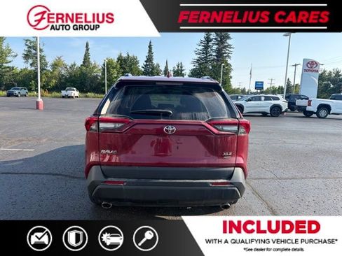 Used 2020 Toyota RAV4 XLE w/ Convenience Package AWD/4WD image 3