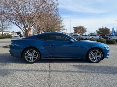 Used 2024 Ford Mustang Premium image 9