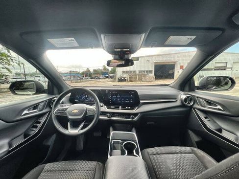 Used 2025 Chevrolet Equinox LT FWD image 19