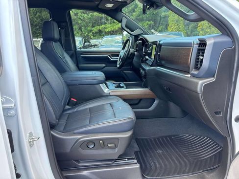 Used 2024 Chevrolet Silverado 3500 High Country w/ Technology Package AWD/4WD image 18