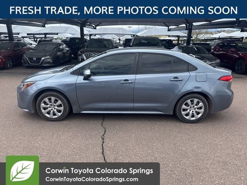 Used 2022 Toyota Corolla LE FWD image 4