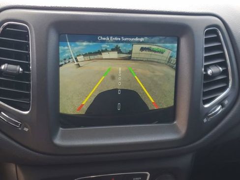 Used 2018 Jeep Compass Trailhawk w/ Navigation Group AWD/4WD image 40