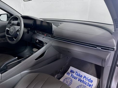 Certified 2024 Hyundai Elantra SEL image 27