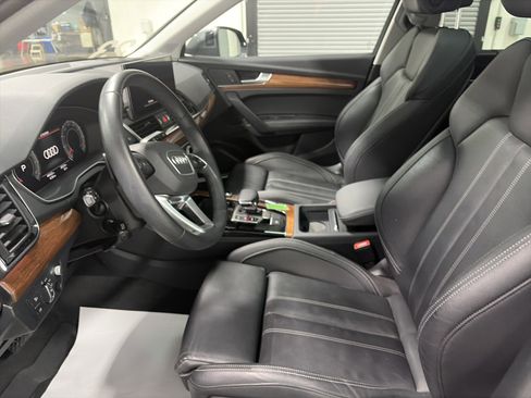 Used 2023 Audi Q5 2.0T Prestige w/ Prestige Package image 13