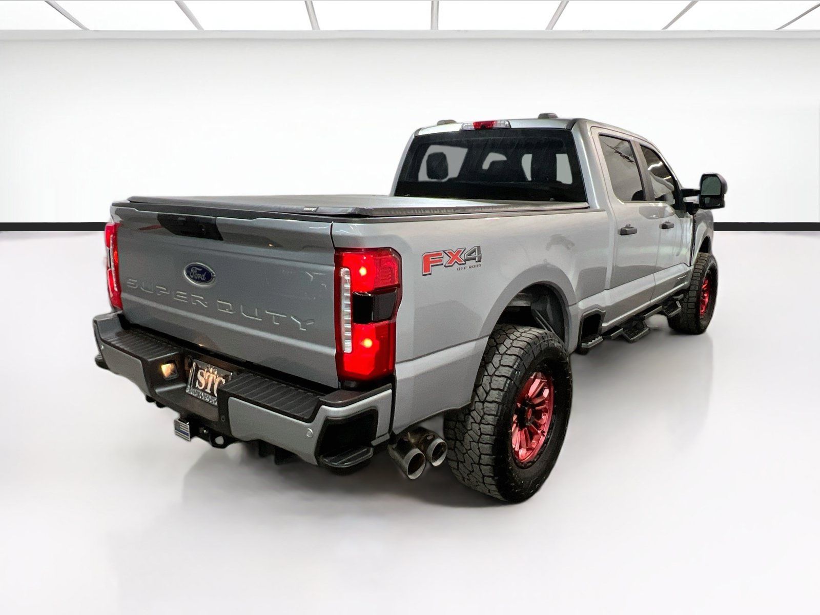 Used 2023 Ford F250 XL w/ STX Appearance Package AWD/4WD image 4