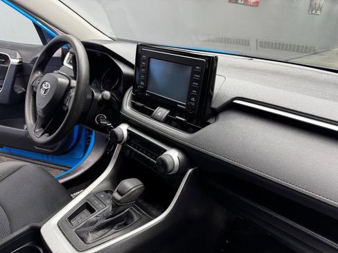 Used 2020 Toyota RAV4 LE FWD image 54