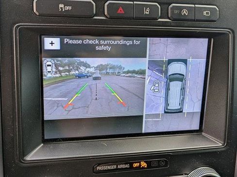 Used 2018 Ford Expedition Limited w/ Equipment Group 302A RWD image 9