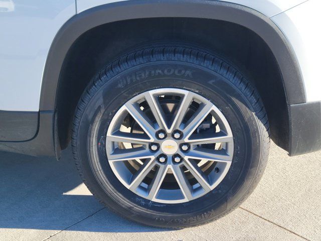 Used 2023 Chevrolet Traverse LT FWD image 15