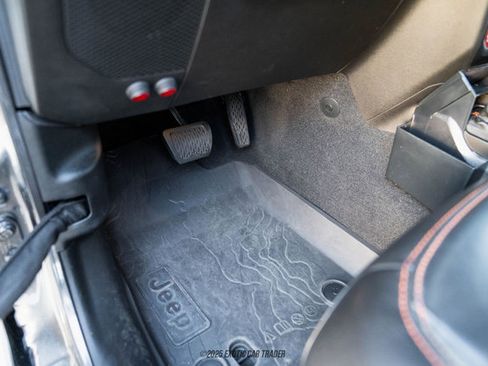 Used 2023 Jeep Gladiator Mojave w/ Trailer Tow Package image 31