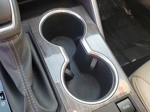 Used 2023 Toyota Highlander Platinum image 23