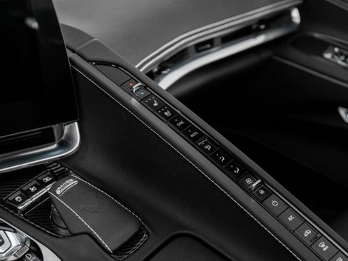 Used 2020 Chevrolet Corvette Stingray Preferred Cpe w/ 2LT image 35