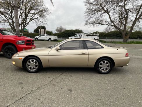 Used 1995 Lexus SC 400 Coupe image 2